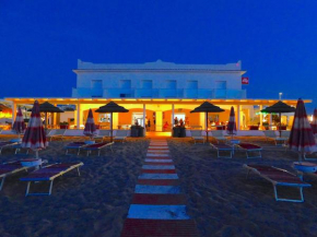 Albergo Diomedee Rooms on the Beach Rodi Garganico